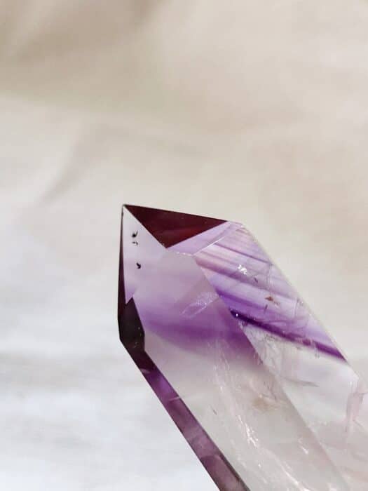how to meditate using crystals