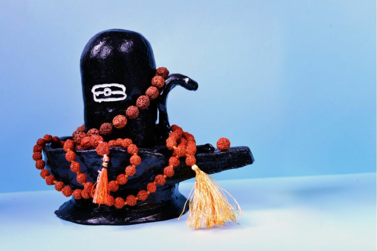 Connect With The Divine: Shiva Lingam Meditation